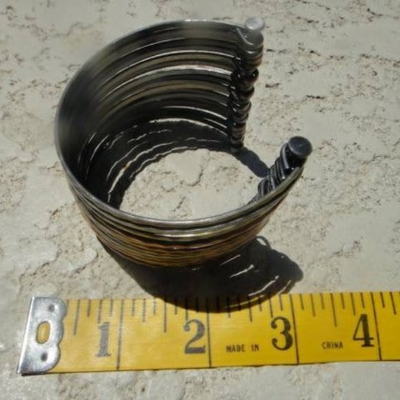 Large Big Chunky Bracelet Bangles Bracelet - Picture 7 of 7